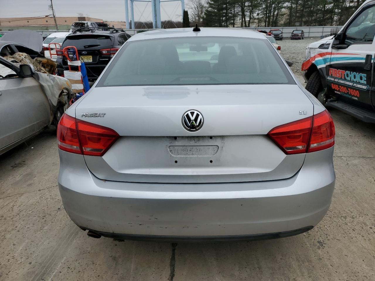 2013 VOLKSWAGEN PASSAT SE - Image 6