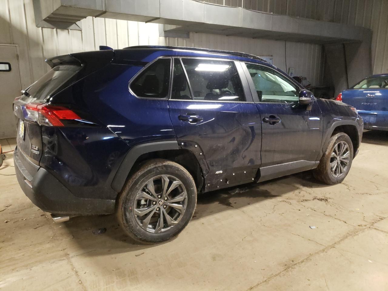 2024 TOYOTA RAV4 XLE P - Image 3