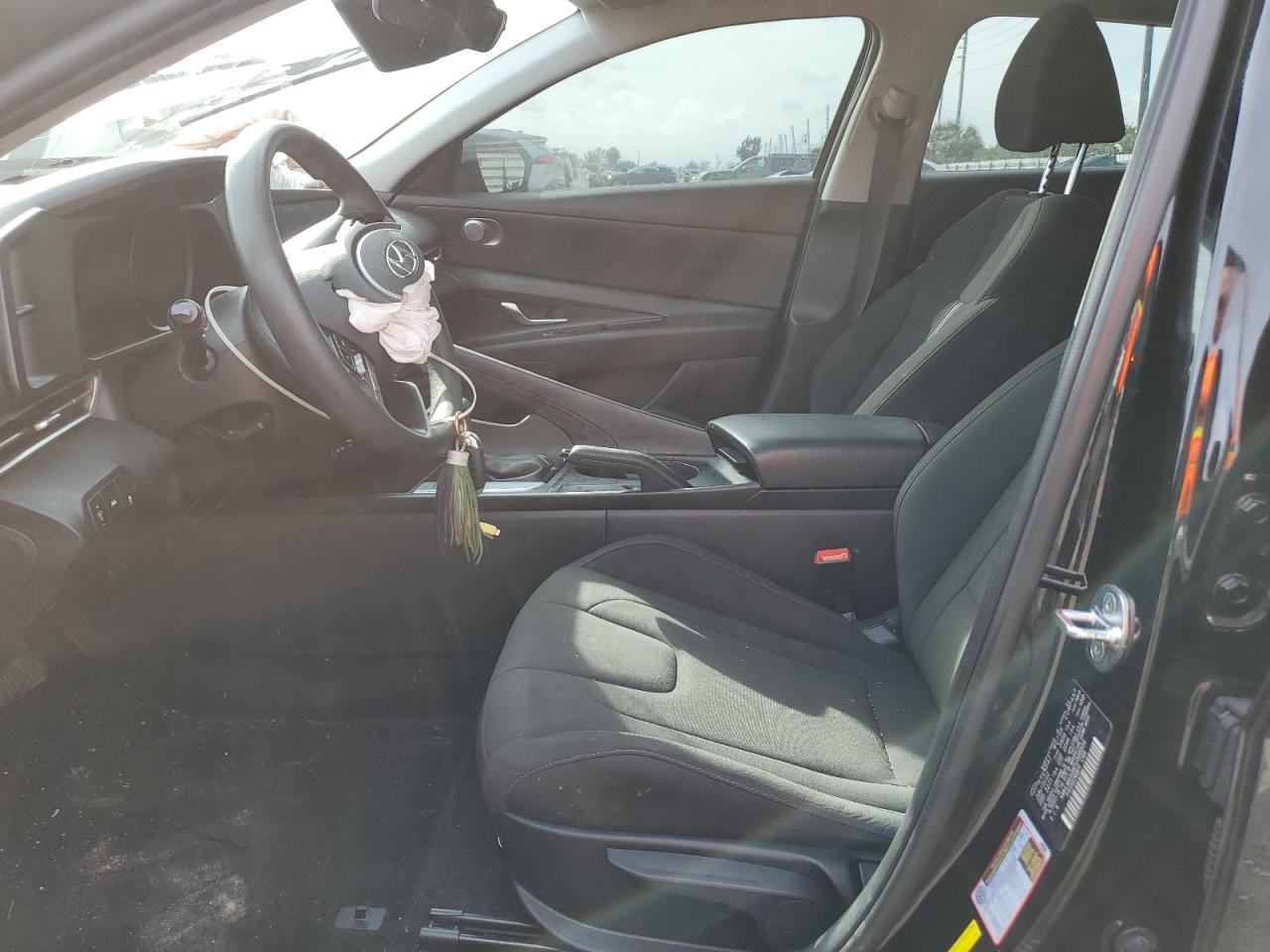 2023 HYUNDAI ELANTRA SE - Image 7