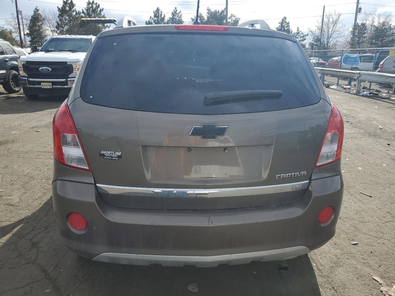 2014 CHEVROLET CAPTIVA LT - Image 6