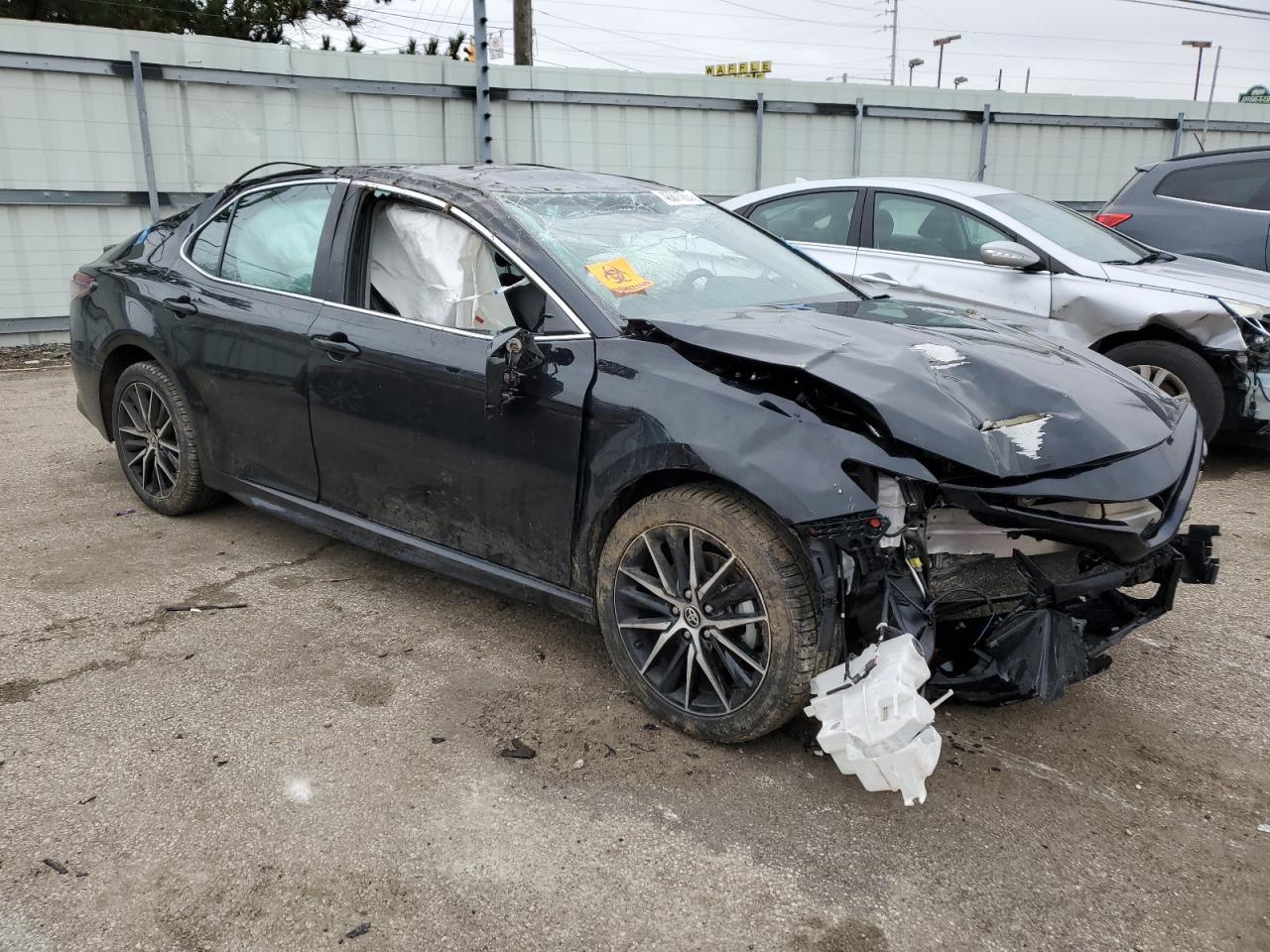 2021 TOYOTA CAMRY SE - Фото 4
