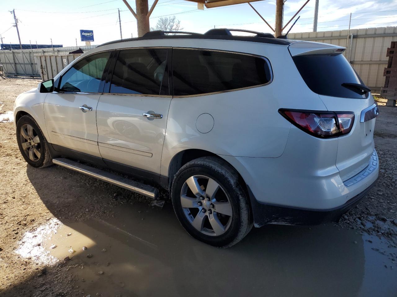 2014 CHEVROLET TRAVERSE L - Image 2