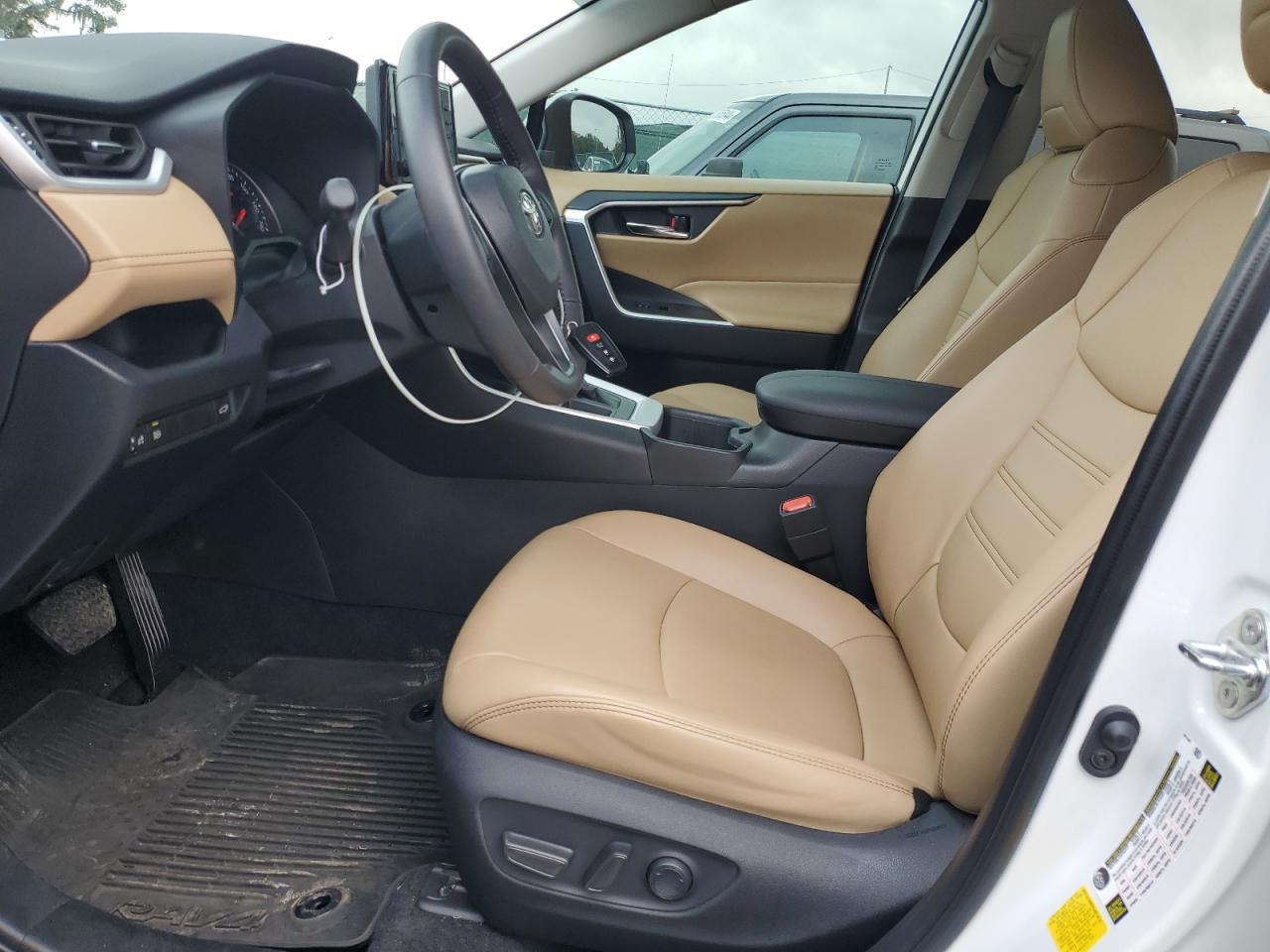 2022 TOYOTA RAV4 XLE P - Image 7