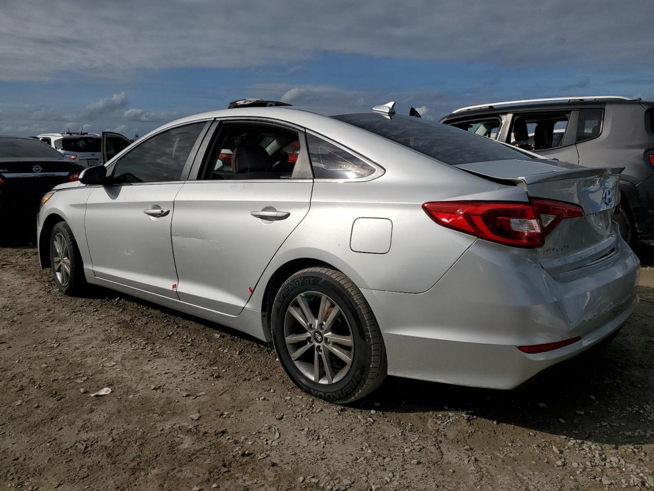 2017 HYUNDAI SONATA SE - Image 2