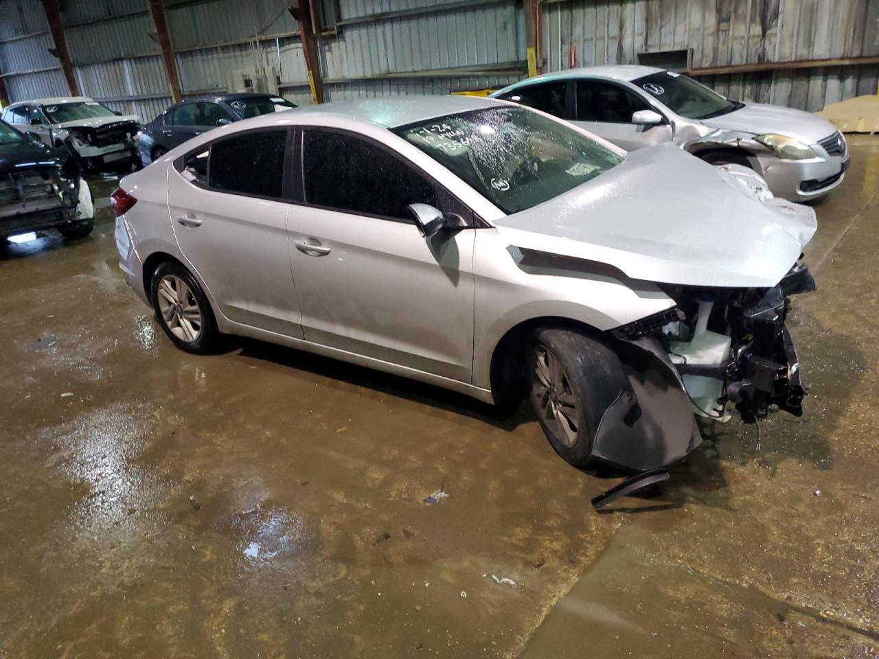 2019 HYUNDAI ELANTRA SE - Фото 4