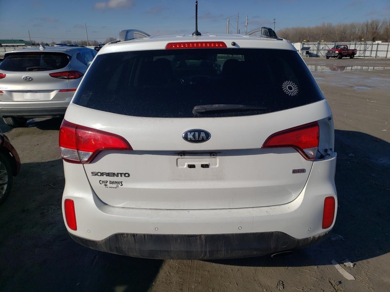 2015 KIA SORENTO LX - Image 6