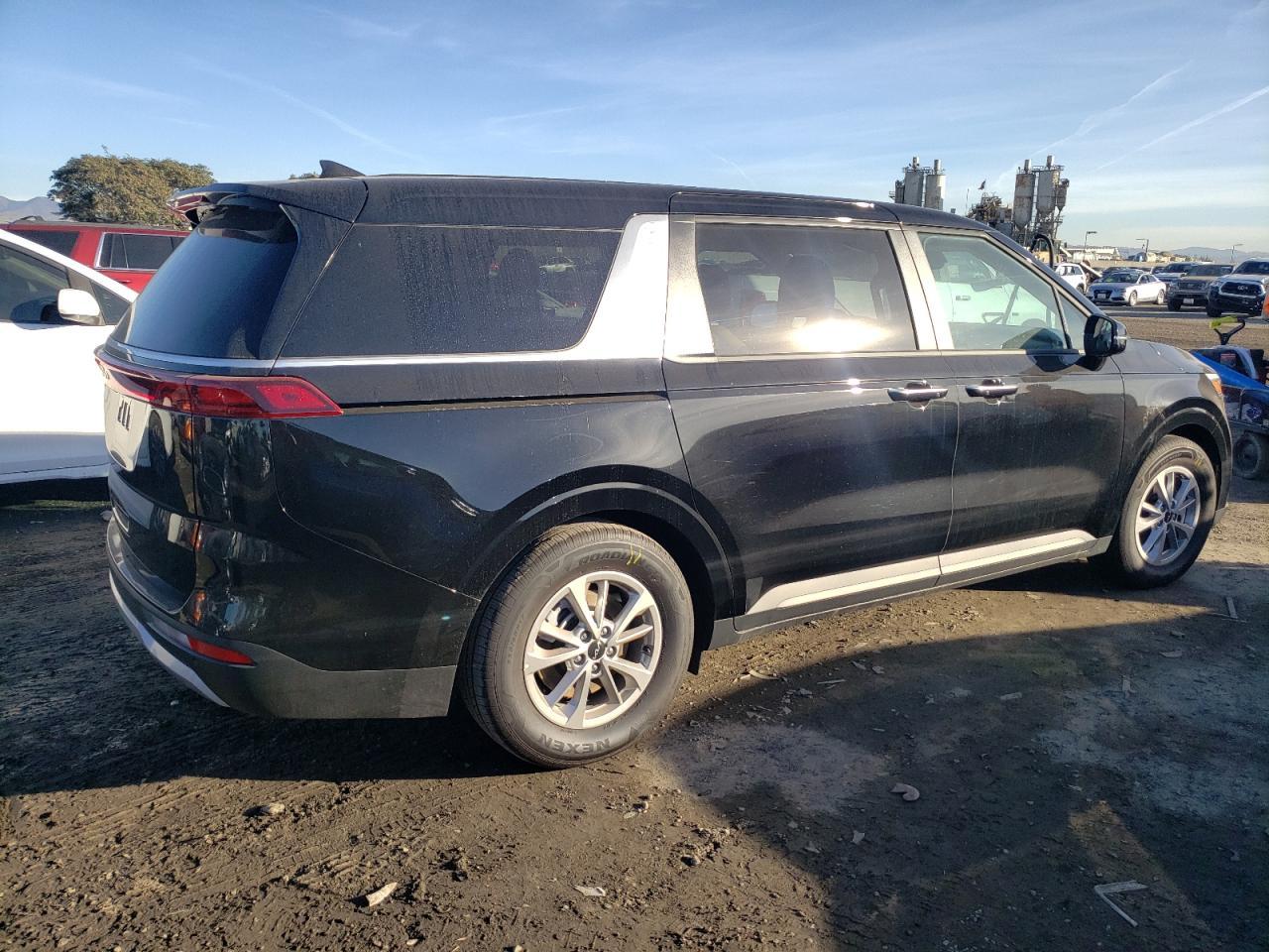 2024 KIA CARNIVAL L - Фото 3