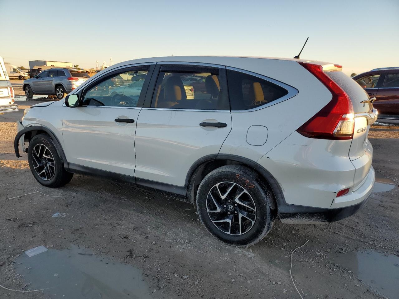 2016 HONDA CR-V SE - Image 2