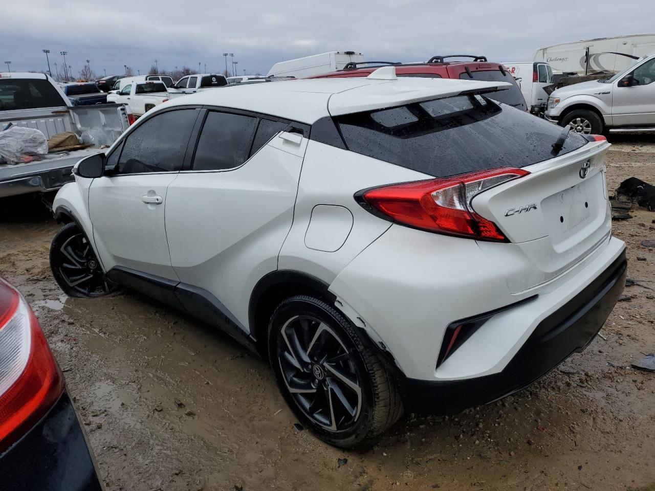 2021 TOYOTA C-HR XLE - Фото 2