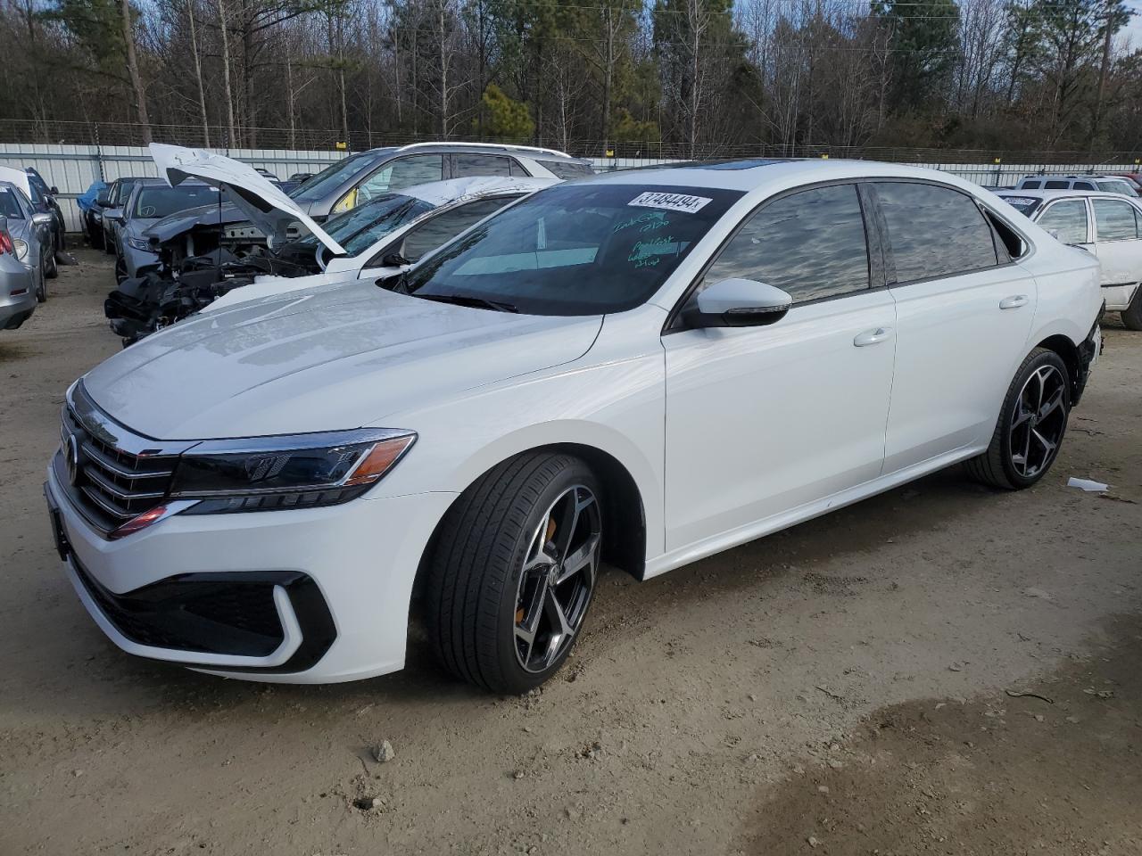 2021 VOLKSWAGEN PASSAT R-L car image