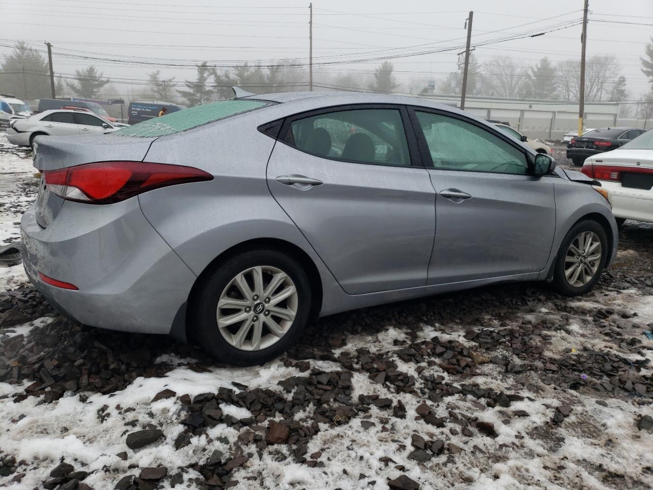 2015 HYUNDAI ELANTRA SE - Image 3
