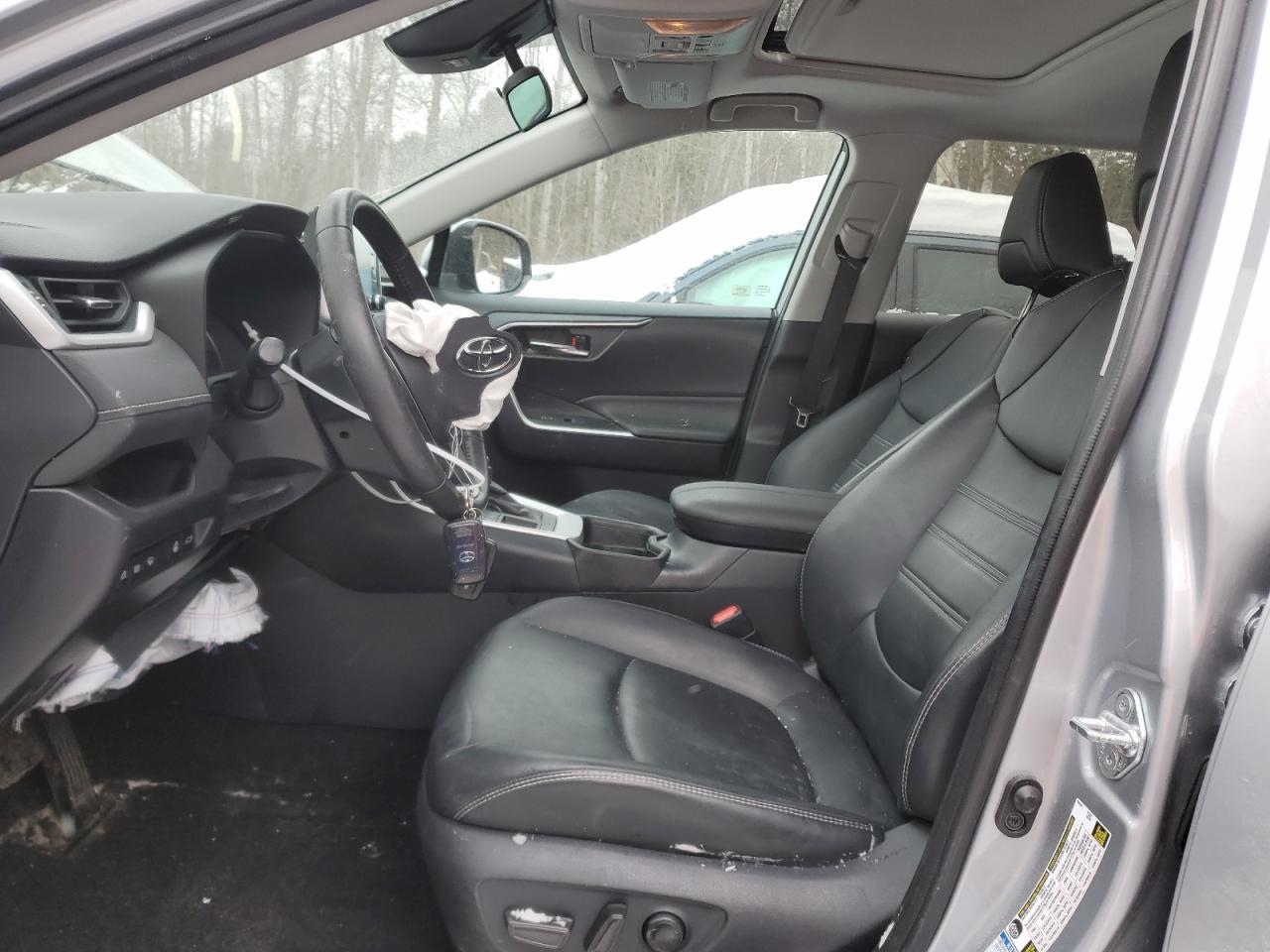 2020 TOYOTA RAV4 XLE - Фото 7