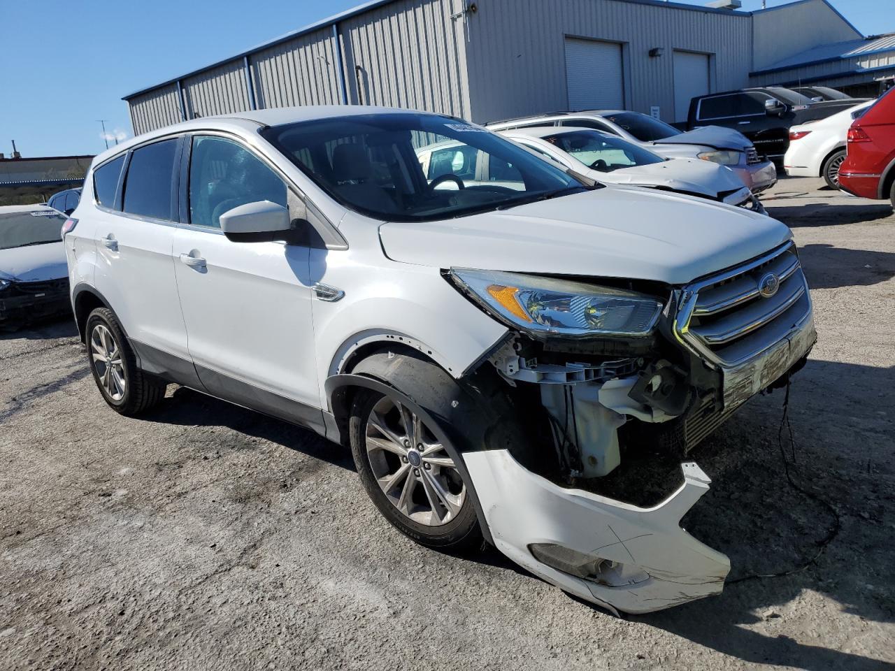 2017 FORD ESCAPE SE - Image 4