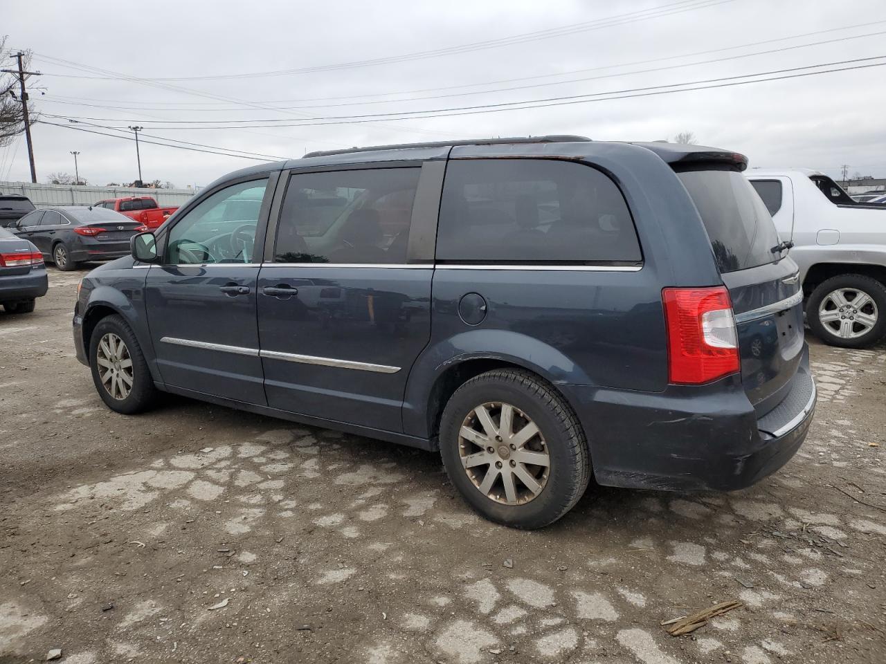 2014 CHRYSLER TOWN & COU - Image 2