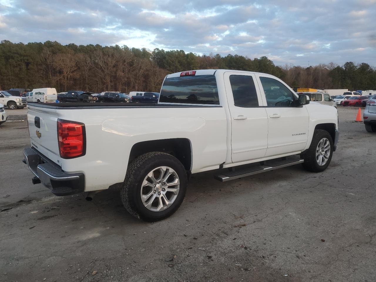 2016 CHEVROLET SILVERADO - Image 3