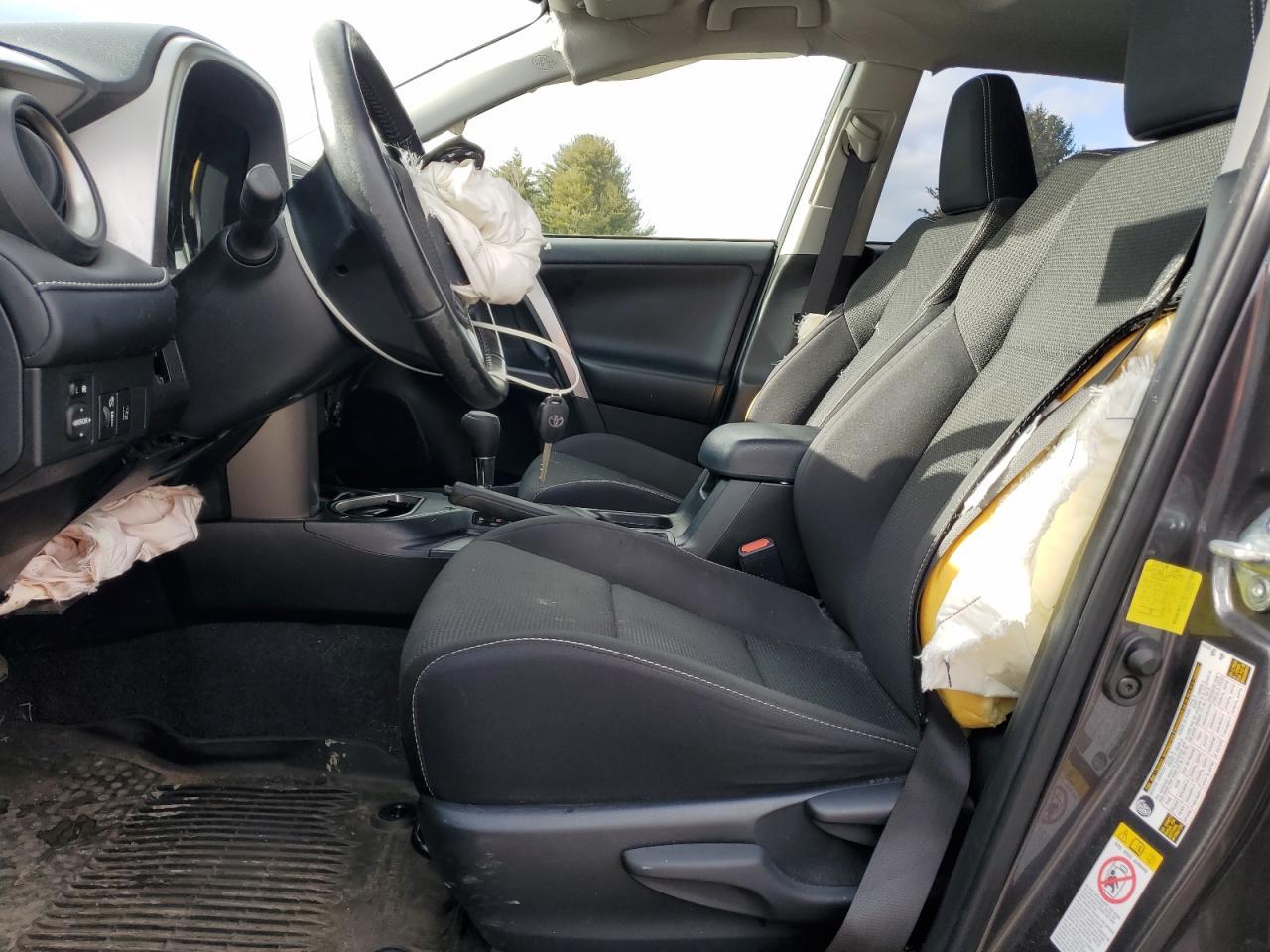 2017 TOYOTA RAV4 XLE - Image 7