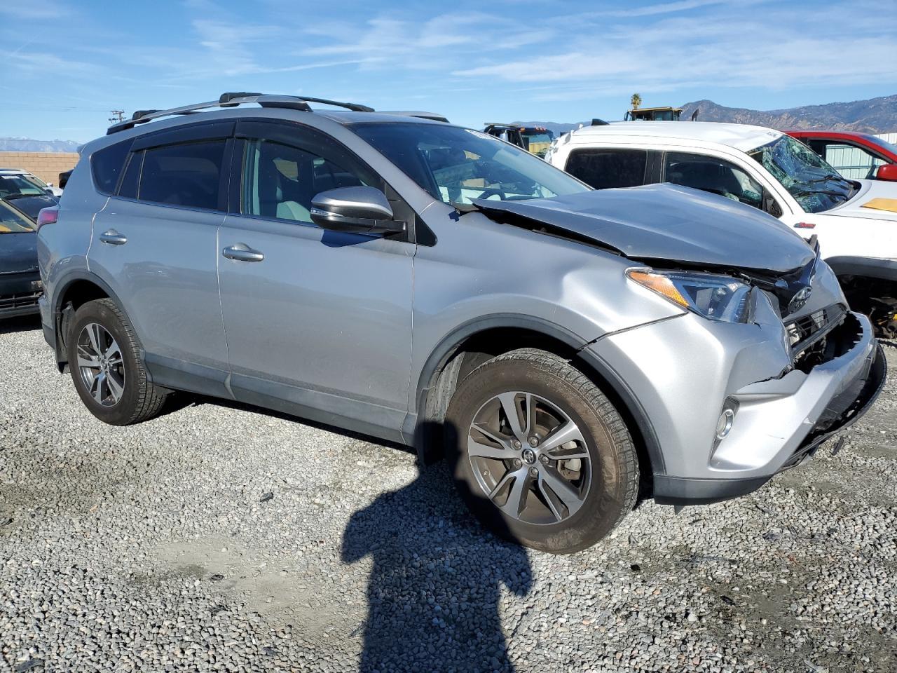 2016 TOYOTA RAV4 XLE - Image 4