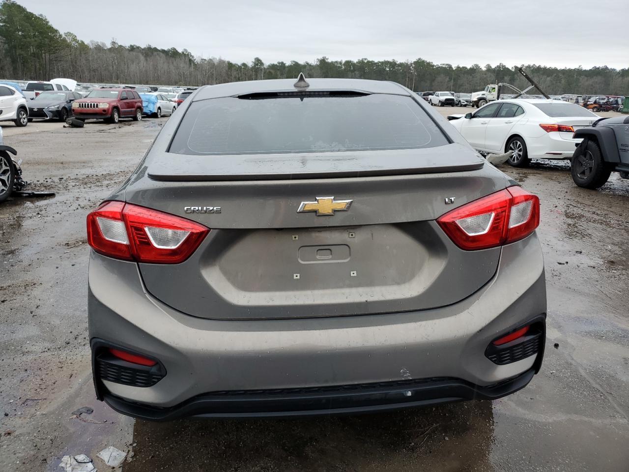 2017 CHEVROLET CRUZE LT - Image 6