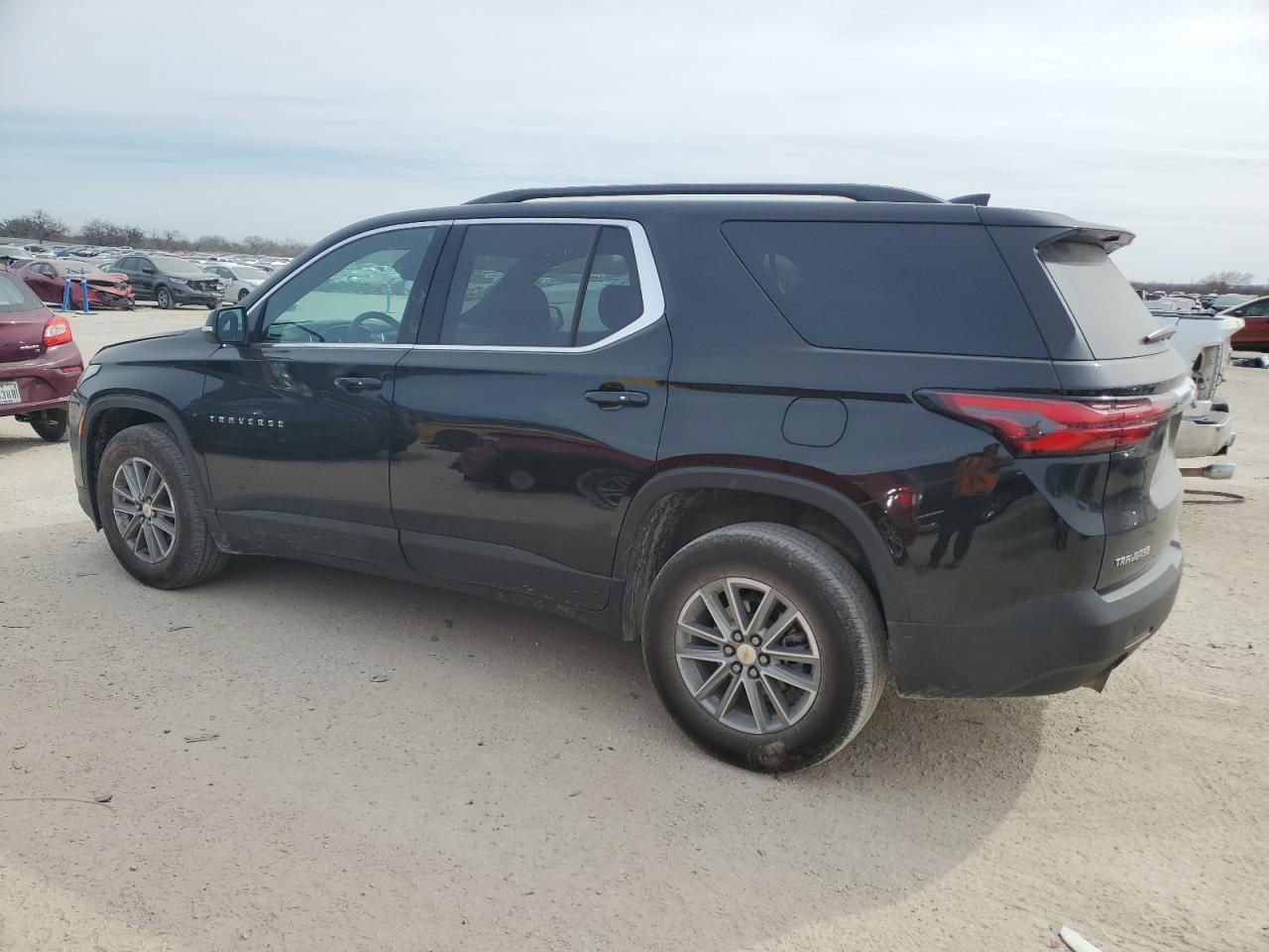 2023 CHEVROLET TRAVERSE L - Фото 2