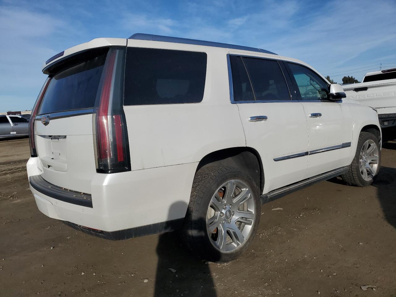 2016 CADILLAC ESCALADE P - Фото 3