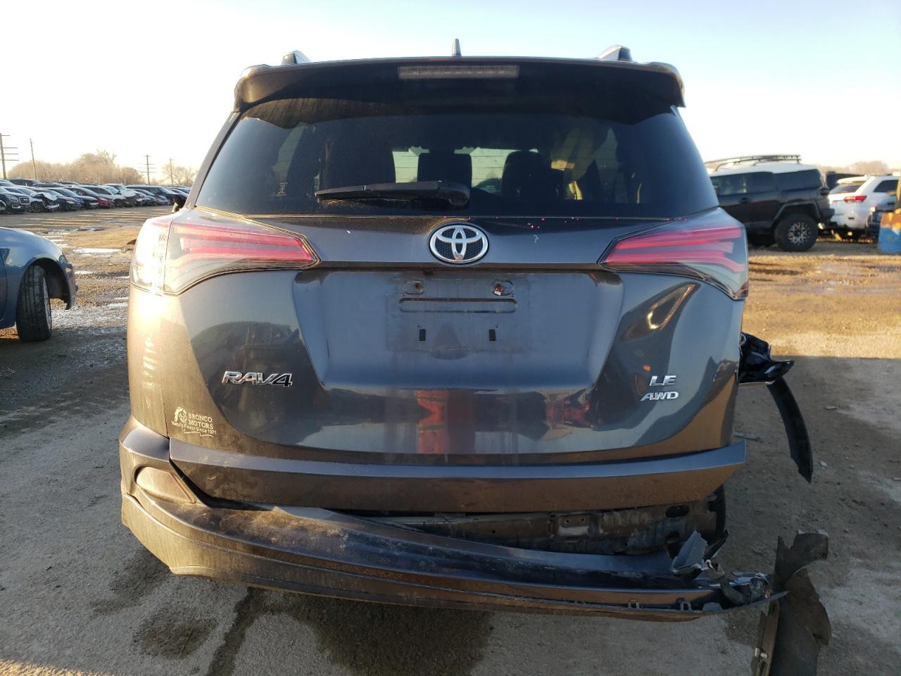 2018 TOYOTA RAV4 LE - Фото 6