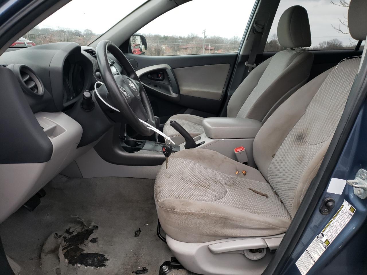 2011 TOYOTA RAV4 - Фото 7