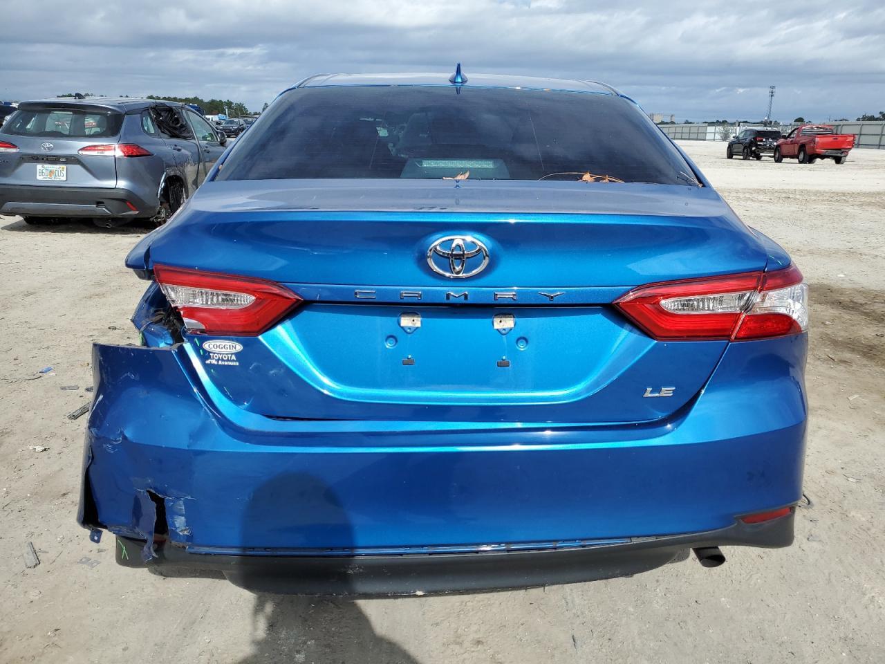 2020 TOYOTA CAMRY LE - Фото 6