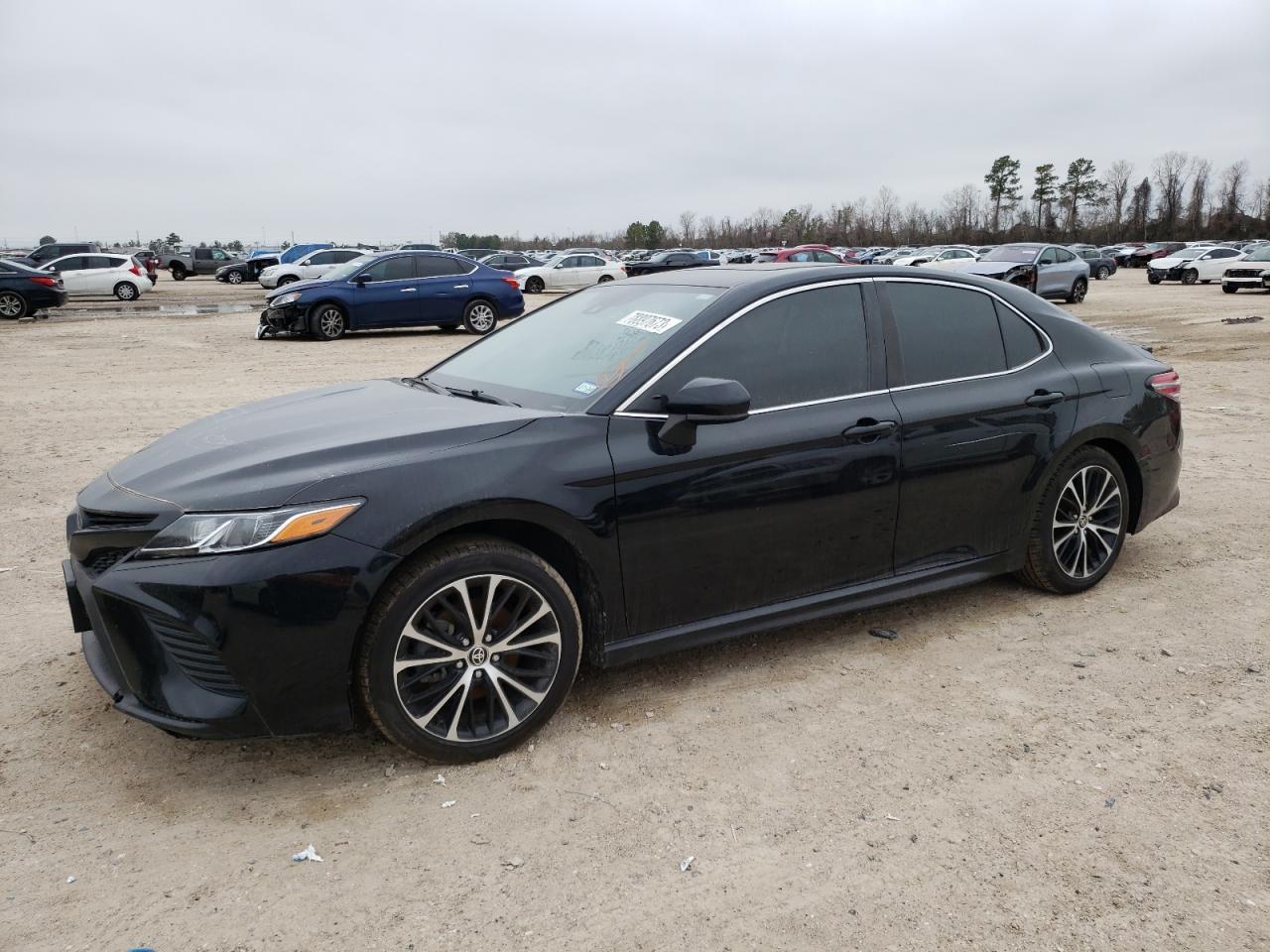 2020 TOYOTA CAMRY SE