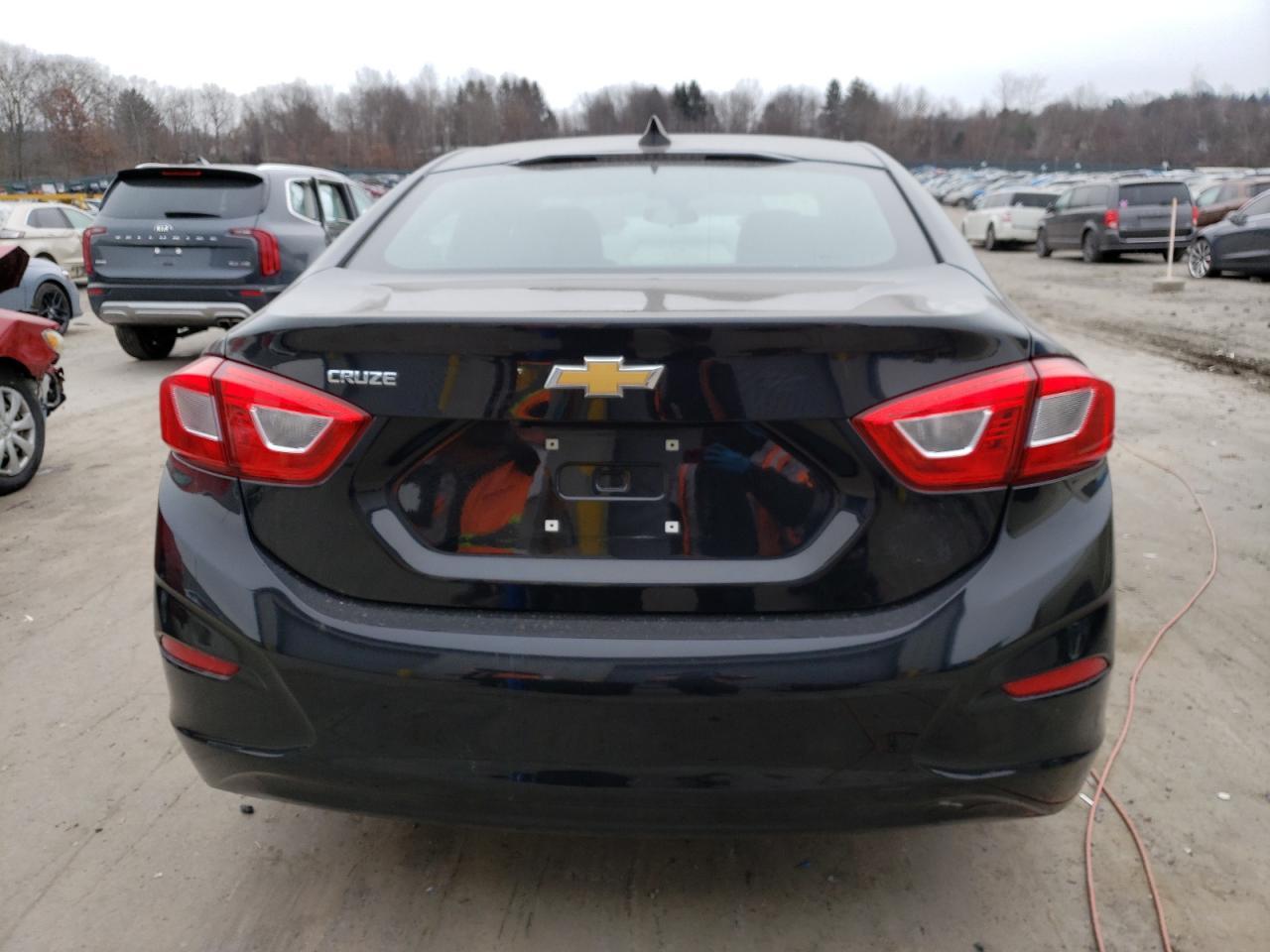 2017 CHEVROLET CRUZE LS - Image 6