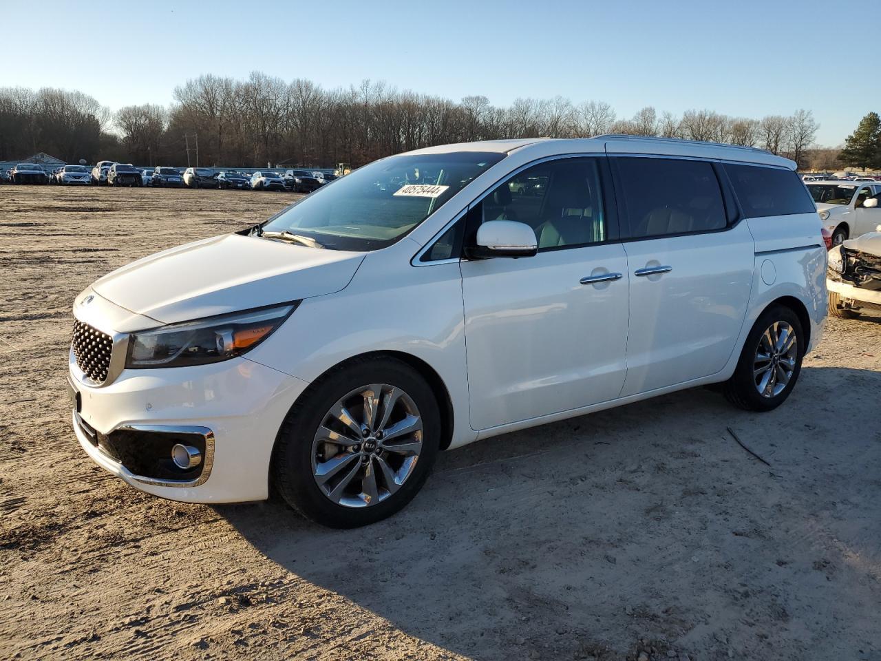 2015 KIA SEDONA SXL car image