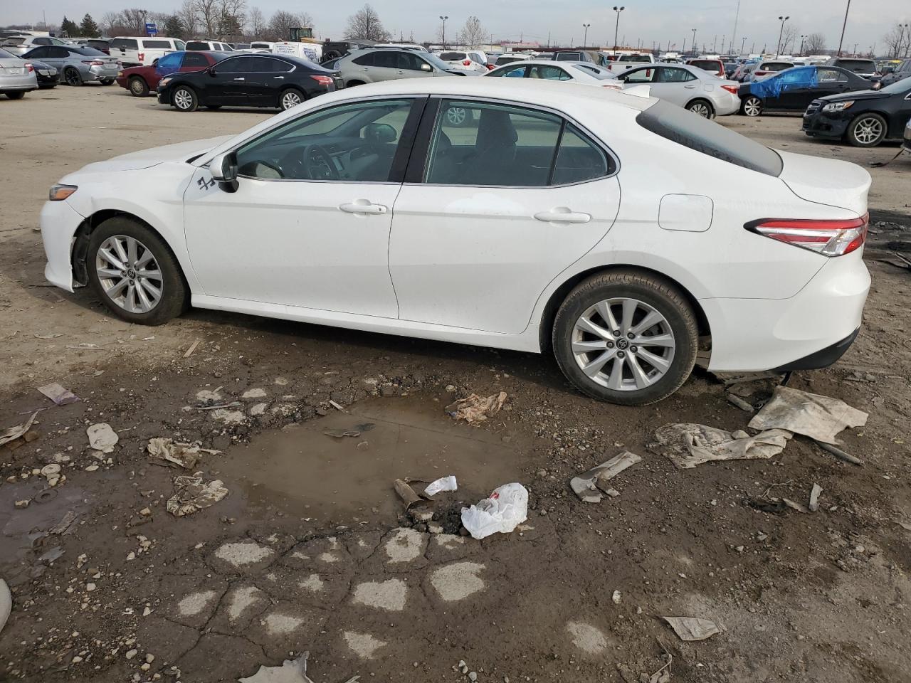 2020 TOYOTA CAMRY LE - Фото 2
