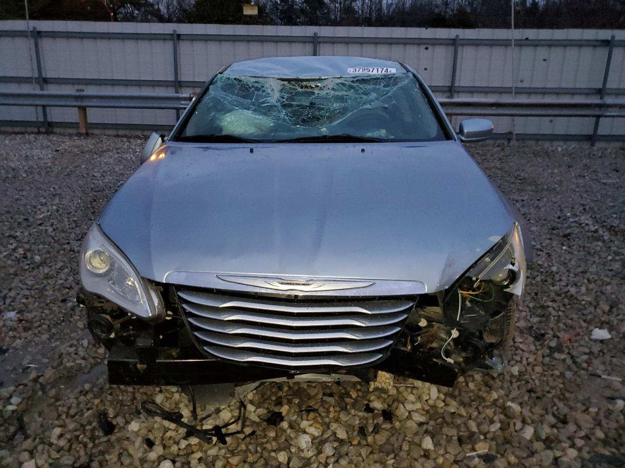 2013 CHRYSLER 200 LX - Image 5