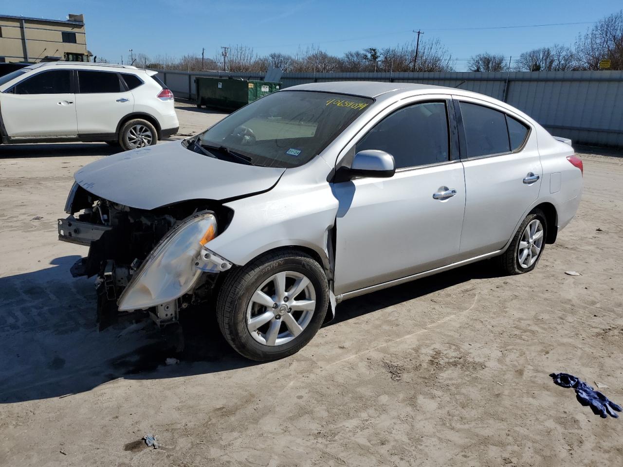 2014 NISSAN VERSA S
