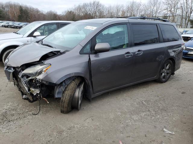 2017 Toyota Sienna Se