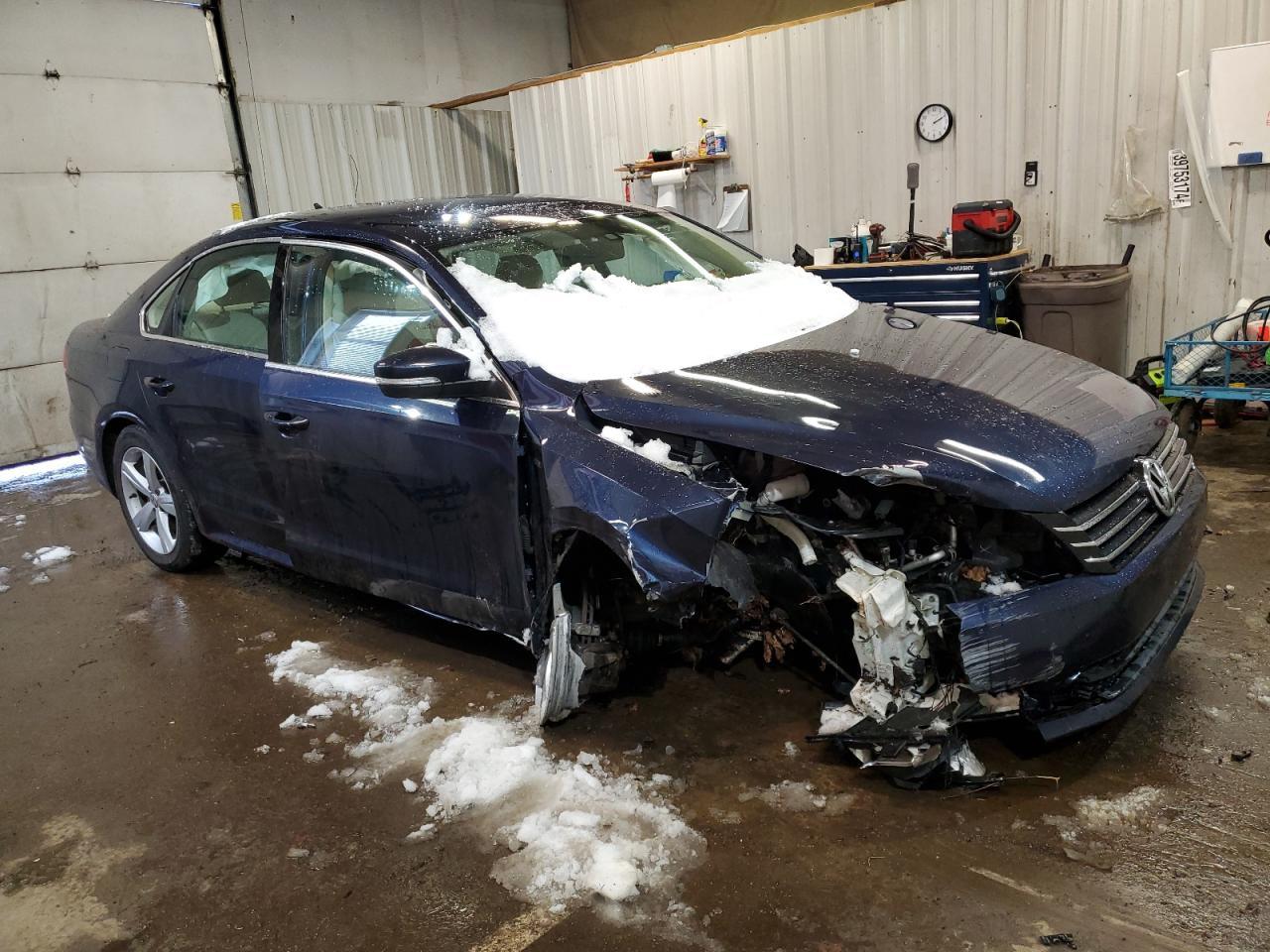 2015 VOLKSWAGEN PASSAT S - Фото 4