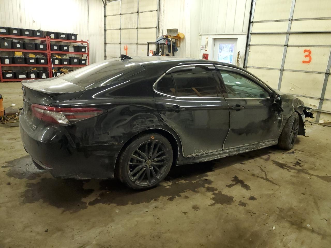 2022 TOYOTA CAMRY XSE - Фото 3