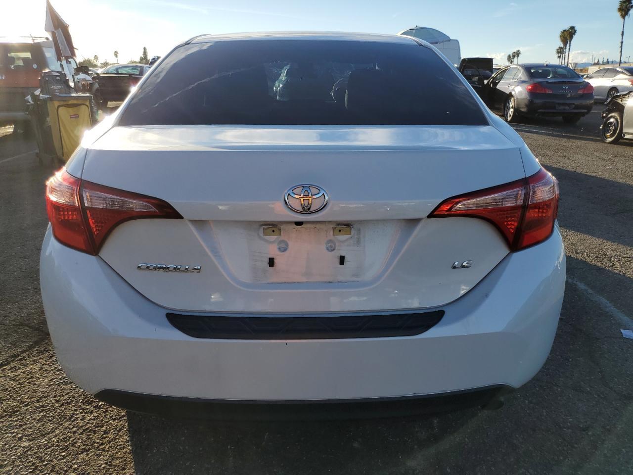2018 TOYOTA COROLLA L - Image 6