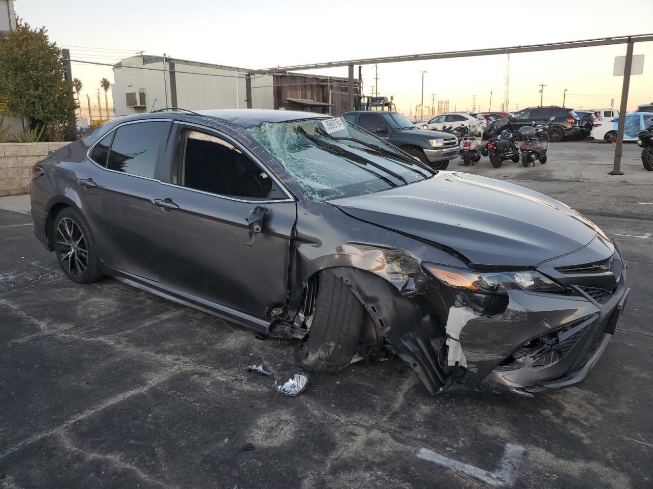 2021 TOYOTA CAMRY SE - Фото 4