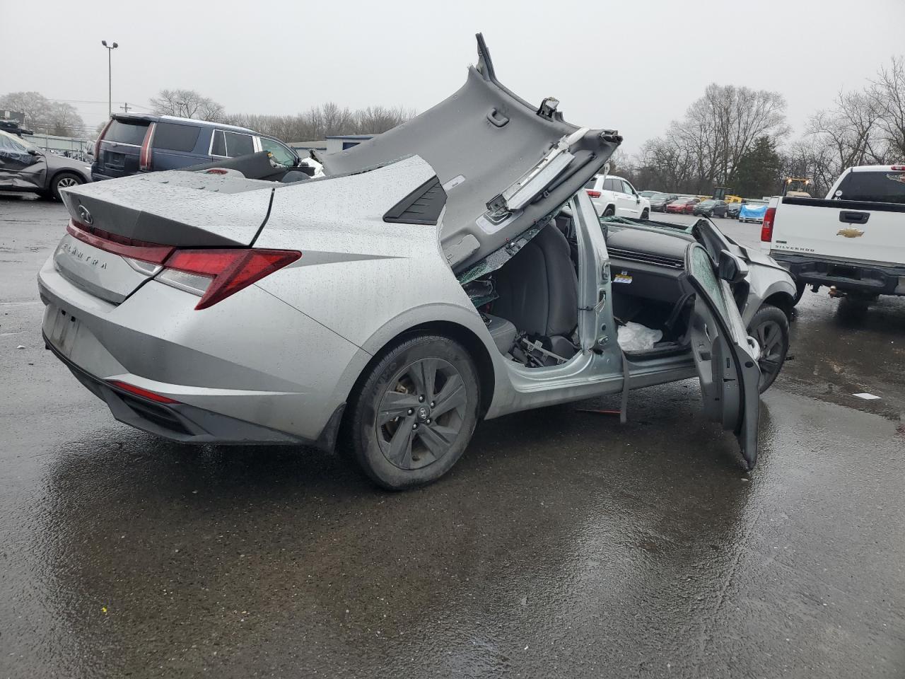 2022 HYUNDAI ELANTRA SE - Фото 3