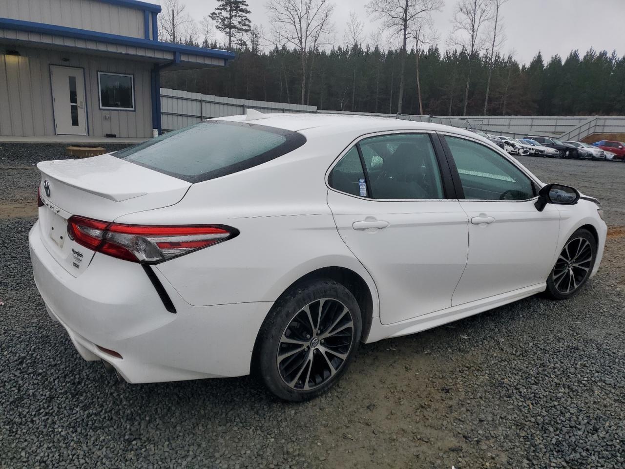 2019 TOYOTA CAMRY L - Image 3