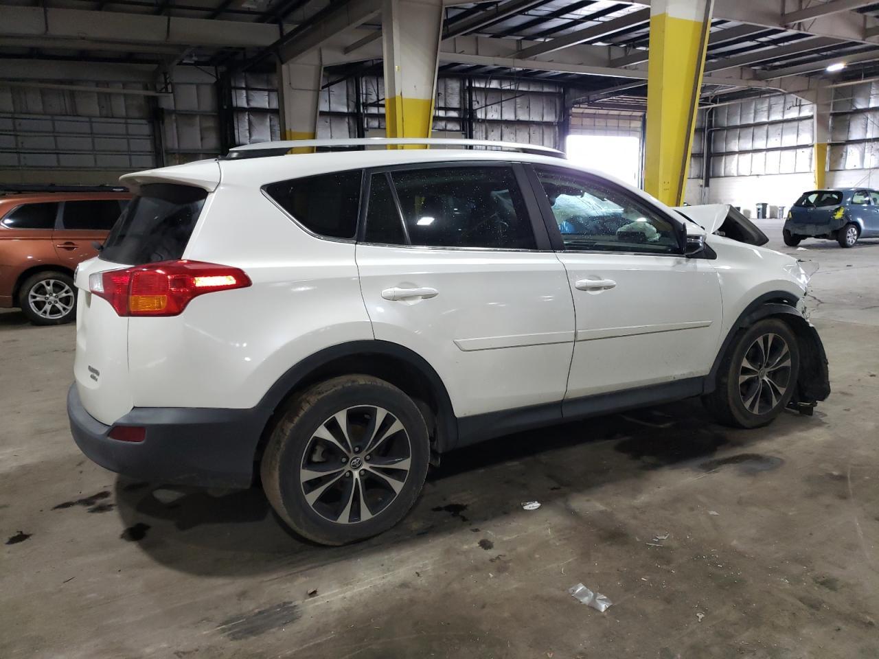 2015 TOYOTA RAV4 LIMIT - Фото 3