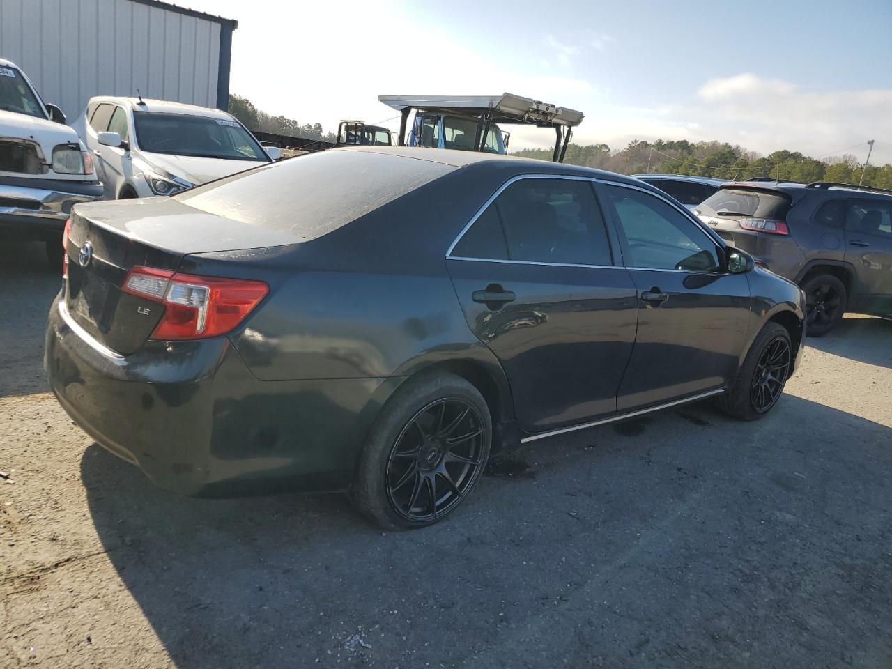 2013 TOYOTA CAMRY L - Фото 3