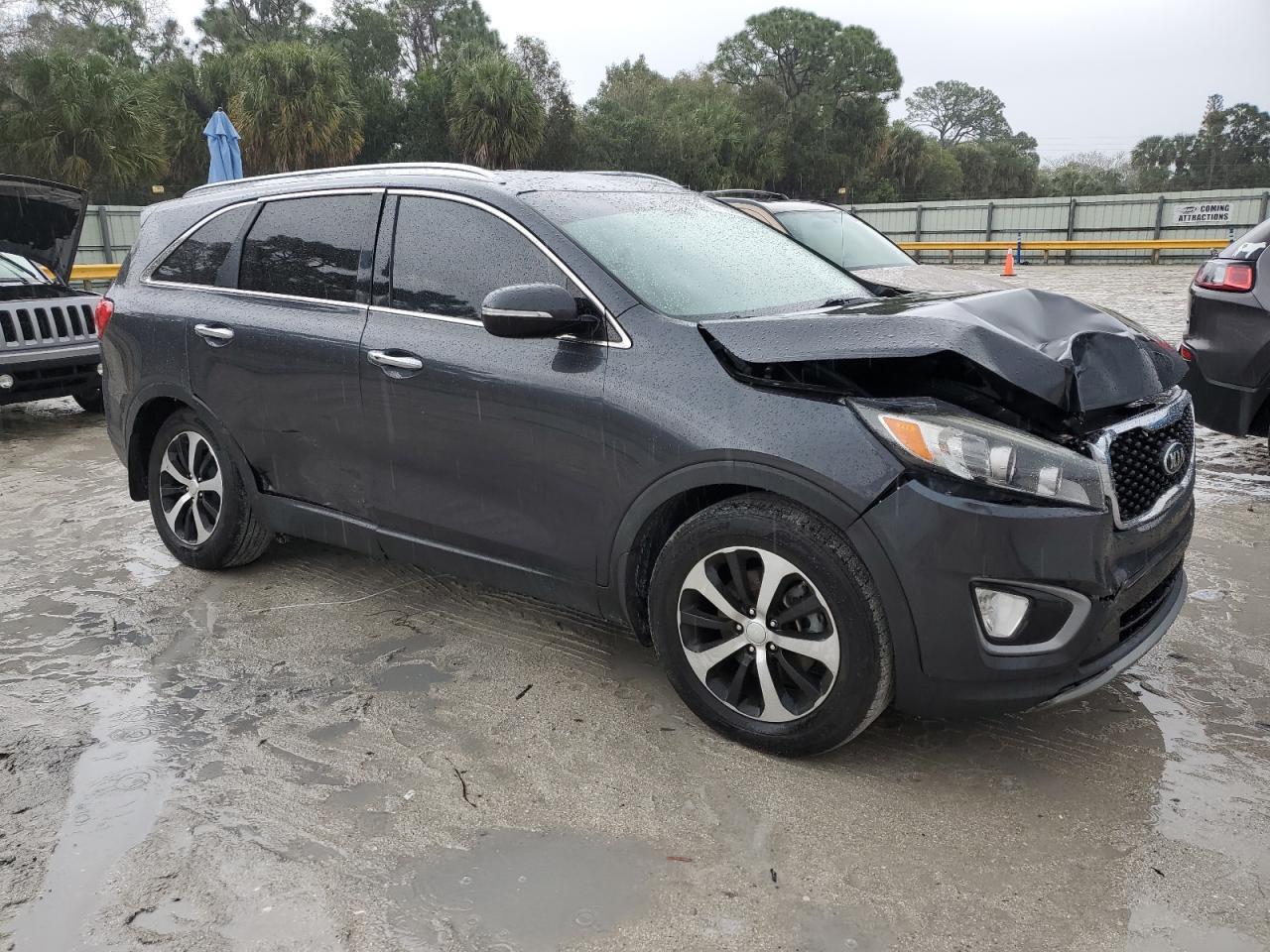2016 KIA SORENTO EX - Image 4