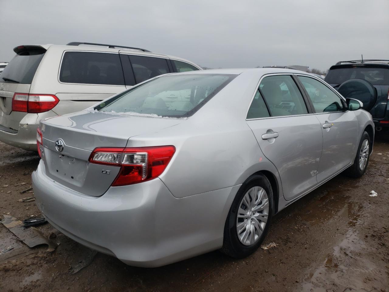 2013 TOYOTA CAMRY L - Фото 3