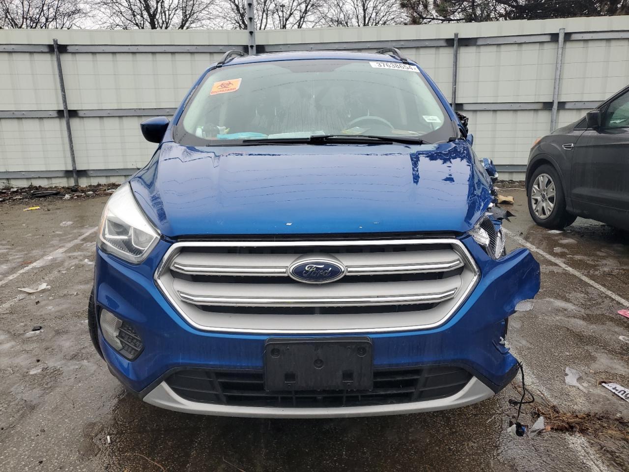 2017 FORD ESCAPE SE - Фото 5