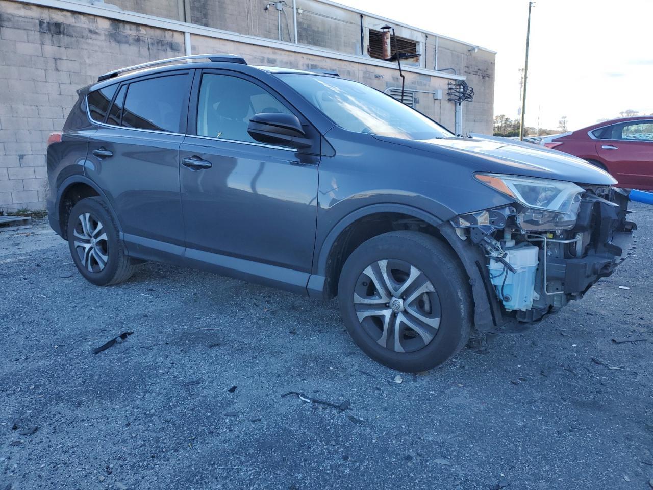 2017 TOYOTA RAV4 LE - Фото 4