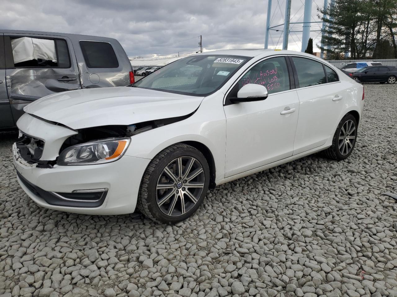 2018 VOLVO S60 INSCRI car image