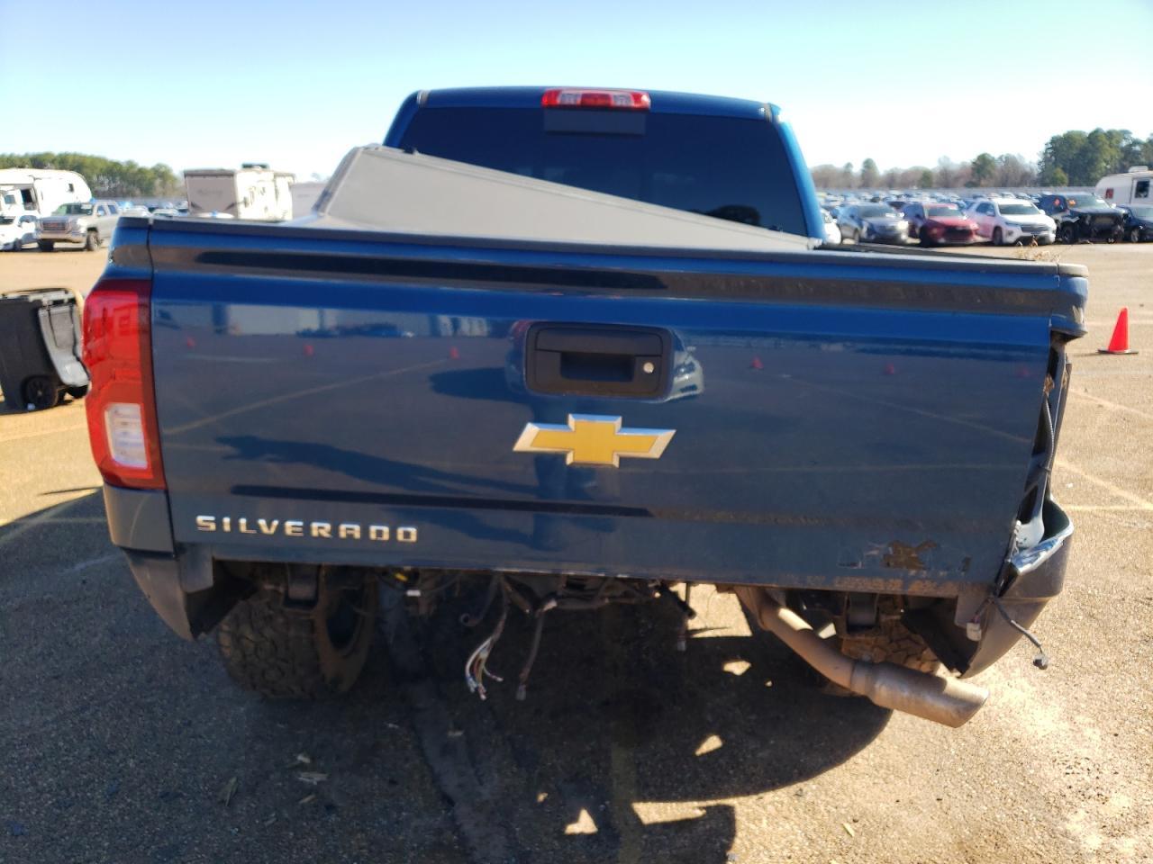 2018 CHEVROLET SILVERADO - Image 6
