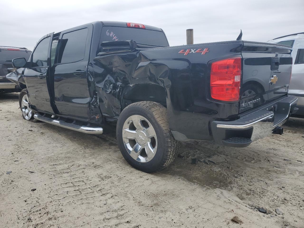 2018 CHEVROLET SILVERADO - Фото 2