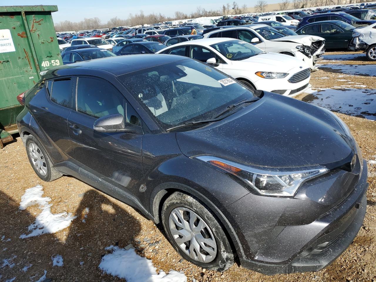 2019 TOYOTA C-HR XLE - Image 4